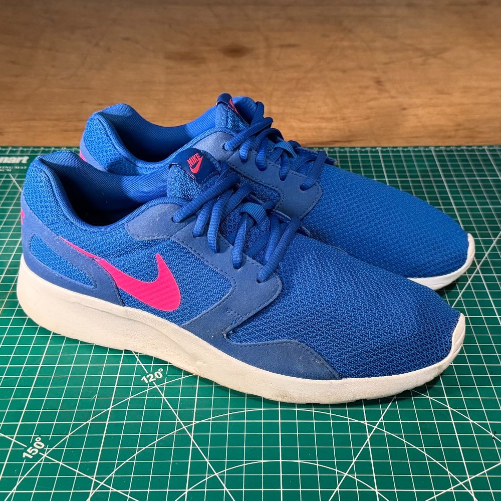 NIKE VENTURE RUNNER shoes Men - Good Condition -Size 11